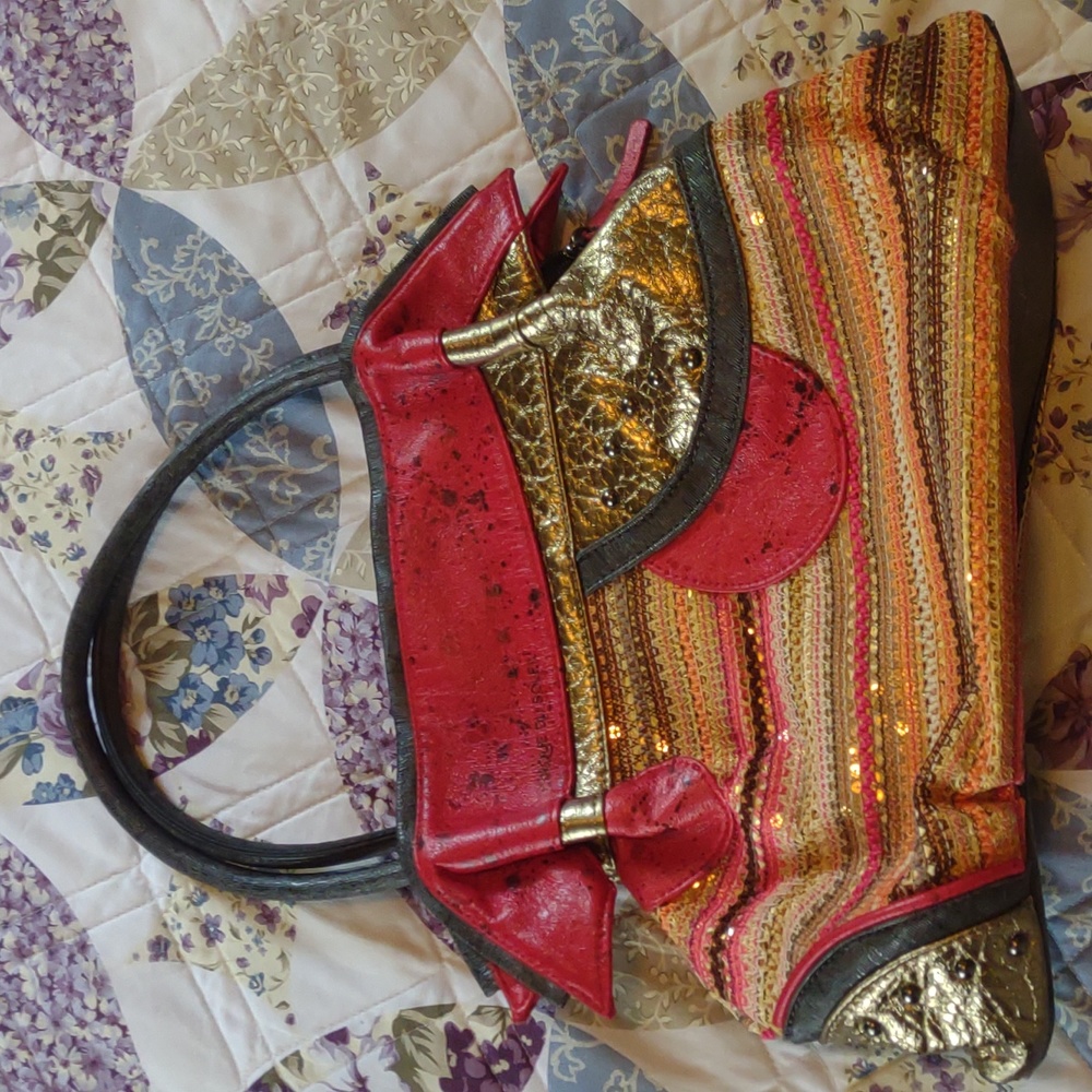 Cirque DU Soleil shoulder bag. Like new condition.
